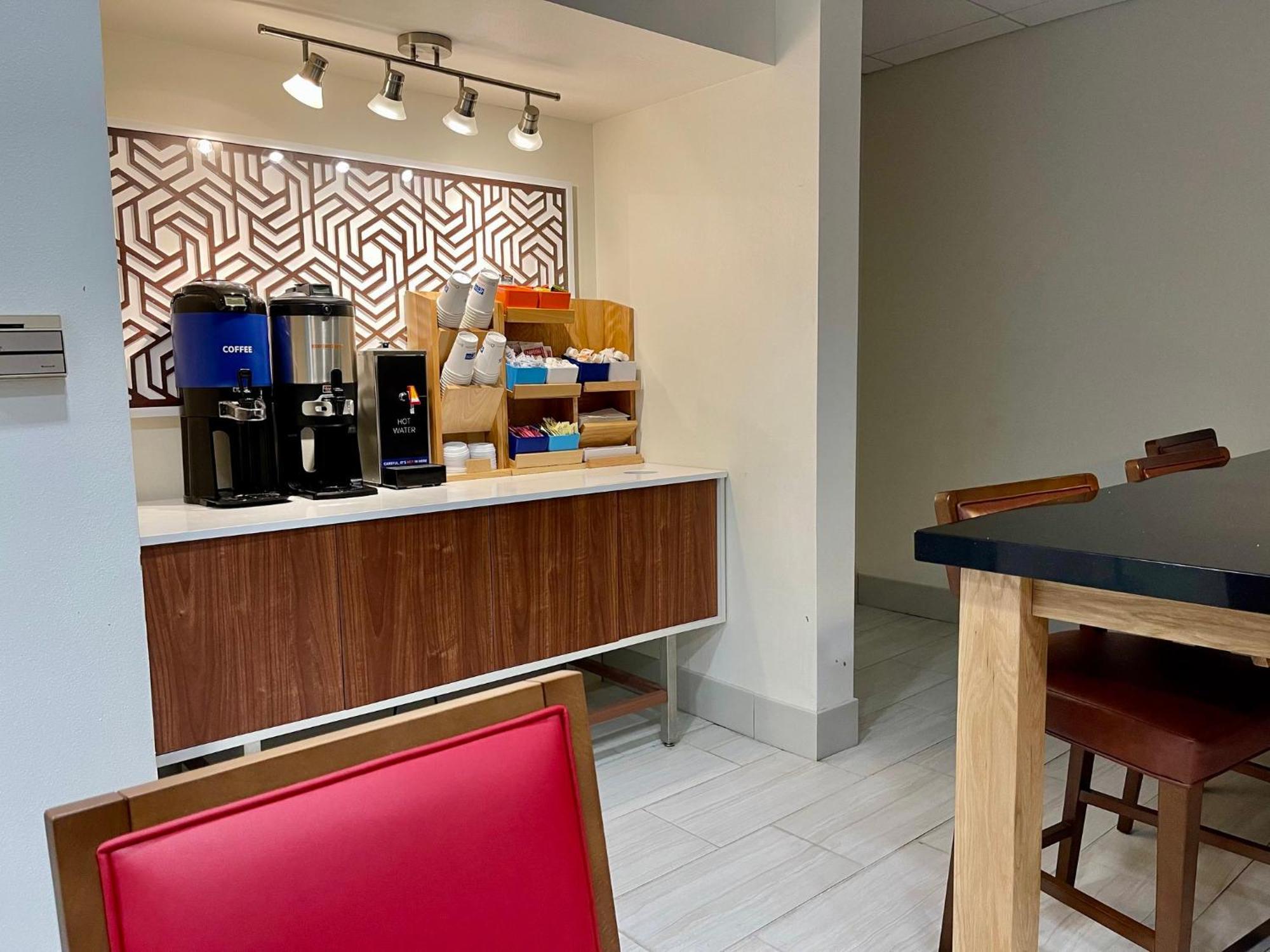Holiday Inn Express & Suites Sulphur - Lake Charles By Ihg Buitenkant foto